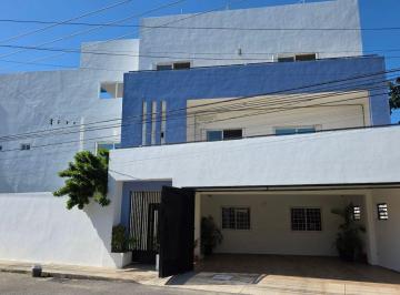 Casa de 5 habitaciones, Mérida · Casa de 4 Niveles con 5 Recámaras, Rooftop con Alberca y Completamente Equipada en Buenavista