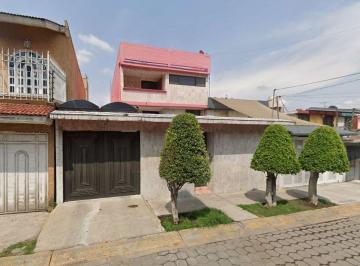 Casa de 4 habitaciones, Nezahualcóyotl · Casa en Bosques de Aragón a Solo 5 Min de La Estacion del Metro Nezahualcoyotl