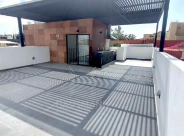 Casa · 355m² · 4 Recámaras · 2 Estacionamientos · Casa Remodelada en Venta en Clavería