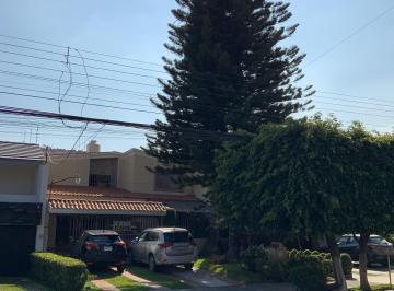 Casa de 5 habitaciones, Zapopan · Casa Habitación Jardines del Sol