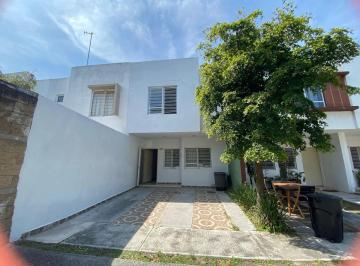 Casa de 3 habitaciones, San Pedro Tlaquepaque · Casa en Venta en Parques del Bosque