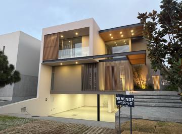 Casa en condominio de 6 habitaciones, Zapopan · Estrena Puerta Las Lomas