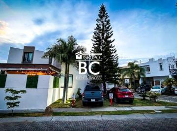 Casa · 103m² · 3 Recámaras · 2 Estacionamientos · Quintas del Bosque