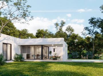 Casa · 301m² · 4 Recámaras · 2 Estacionamientos · Casa Equipada en Venta de Una Planta en Privada Dzidzil - Ha