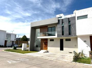 Casa en condominio · 213m² · 4 Recámaras · 3 Estacionamientos · Casa Nueva de 4 Recamaras en Foret Residencial