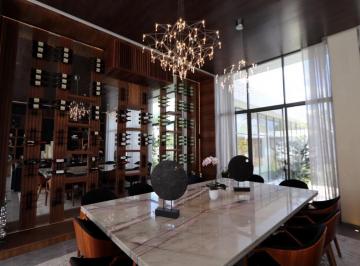 Casa · 852m² · 3 Recámaras · 16 Estacionamientos · Casa - Fraccionamiento Pinar de La Venta
