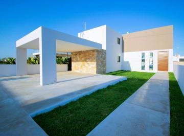 Casa · 345m² · 3 Recámaras · 4 Estacionamientos · Casa en Venta 3 Recamaras, Dzitya