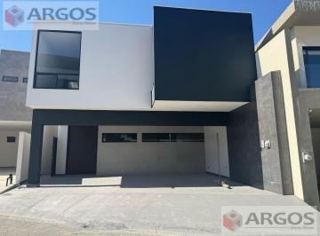 Casa · 360m² · 3 Recámaras · 3 Estacionamientos · Casa en Venta en Mitica Residencial