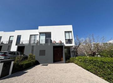 Casa · 152m² · 2 Recámaras · 2 Estacionamientos · Casa en Venta Zibata