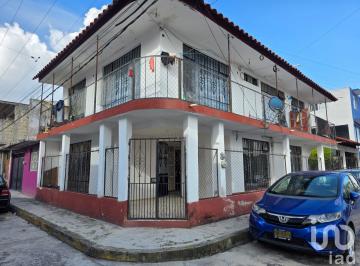 Casa · 120m² · 4 Recámaras · 3 Estacionamientos · Venta de Casa Para Inversión Colonia Constituyentes en Xalapa