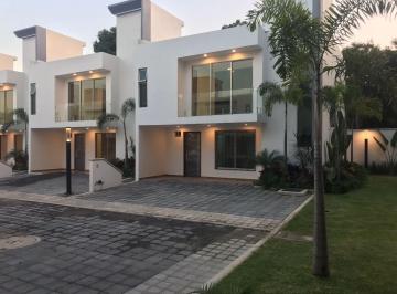 Casa · 141m² · 3 Recámaras · Casa en Venta en Condominio de Solo 10 Casas con Alberca