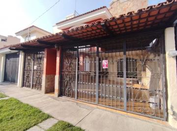 Casa de 3 habitaciones, Zapopan · Casa en Venta en Paseos del Sol