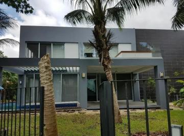 Casa · 470m² · 5 Recámaras · 4 Estacionamientos · Casa en Lagos del Sol Cancun / Home in Lagos del Sol