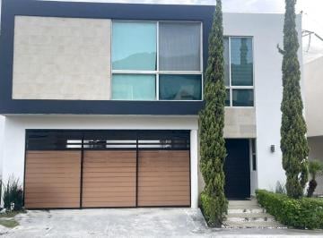 Casa · 270m² · 3 Recámaras · 2 Estacionamientos · Casa en Venta en Vistancia 1er Sector, Zona de La Rioja, Carretera Nacional