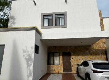 Casa · 195m² · 4 Recámaras · 2 Estacionamientos · Casa en Venta en Privadas La Condesa, San Miguel de Allende, Gto.