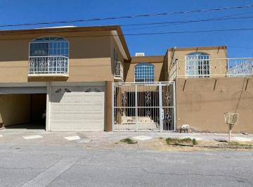 Casa · 525m² · 6 Recámaras · 5 Estacionamientos · Casa Residencial en Venta El Campestre, Gomez Palacio, Dgo.