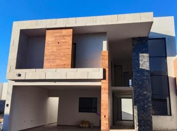 Casa · 220m² · 4 Recámaras · 2 Estacionamientos · Casa Residencial en Venta Sector Los Viñedos, Torreón, Coah.