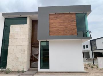 Casa · 258m² · 4 Recámaras · 2 Estacionamientos · Casa en Venta en Viñedos en El Primer Sector