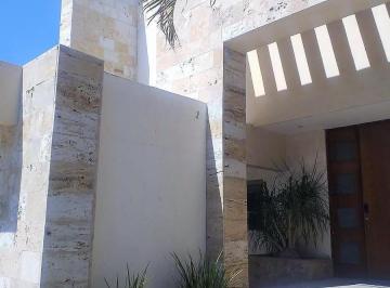 Casa · 550m² · 3 Recámaras · 2 Estacionamientos · Casa Residencial en Venta Las Villas, Torreón, Coah.