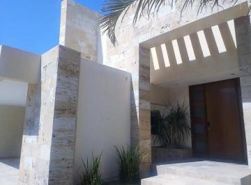 Casa · 550m² · 3 Recámaras · 2 Estacionamientos · Casa Residencial en Venta Las Villas, Torreón, Coah.