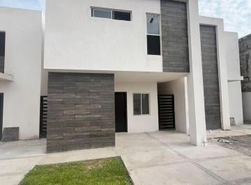 Casa · 96m² · 3 Recámaras · 2 Estacionamientos · Casa Residencial en Venta en Lerdo, Dgo.
