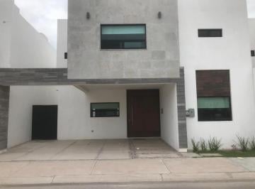 Casa · 230m² · 4 Recámaras · 3 Estacionamientos · Casa en Venta en La Toscana Residencial, en Torreon Coah.