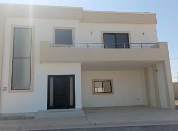 Casa · 253m² · 4 Recámaras · 3 Estacionamientos · Casa en Venta en Ciudad La Encantada en Gomez Palacio Dgo.