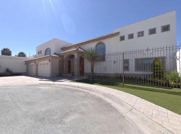 Casa · 682m² · 3 Recámaras · 4 Estacionamientos · Casa en Venta en Hacienda del Rosario, Torreón Coah.