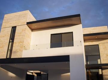 Casa · 264m² · 4 Recámaras · 2 Estacionamientos · Casa en Venta en Sector Viñedos Torreón