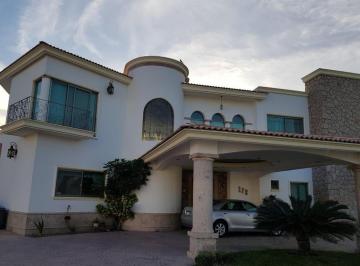 Casa · 660m² · 5 Recámaras · 5 Estacionamientos · Casa en Venta Hacienda El Rosario en Torreon