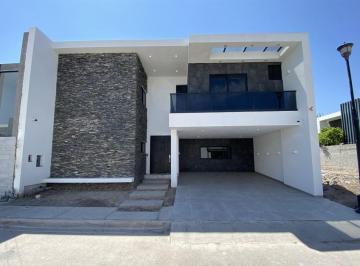 Casa · 302m² · 5 Recámaras · 2 Estacionamientos · Casa en Venta en Hacienda San José, Torreón, Coahuila