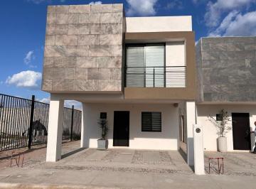 Casa · 140m² · 3 Recámaras · 2 Estacionamientos · Casa en Venta en Nogalera Residencial, Gomez Palacio