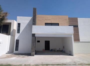Casa · 252m² · 4 Recámaras · 2 Estacionamientos · Casa en Venta en Villas del Renacimiento en Torreon Coahuila