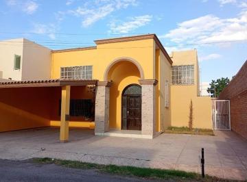 Casa · 407m² · 4 Recámaras · 3 Estacionamientos · Casa en Venta en Las Quintas