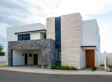 Casa · 320m² · 3 Recámaras · 2 Estacionamientos · Casa en Venta en Almeras Residencial en Torreon