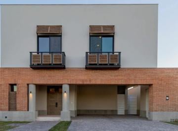 Casa · 322m² · 3 Recámaras · 2 Estacionamientos · Casa Residencial en Venta en La Cava, Modelo Malbec, Gomez Palacio Dg.