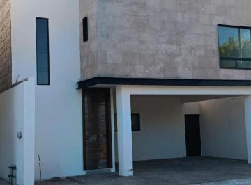 Casa · 165m² · 3 Recámaras · 2 Estacionamientos · Casa Residencial en Venta Los Olivos, Gómez Palacio, Dgo.