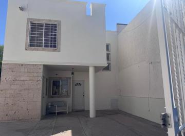 Casa · 272m² · 4 Recámaras · 2 Estacionamientos · Casa en Venta Ampliacion Senderos Cerrada Sauces, Torreon Coah.