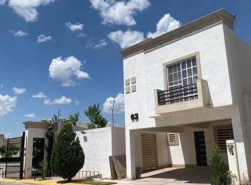 Casa · 332m² · 3 Recámaras · 2 Estacionamientos · Casa en Venta en Ampliacion Senderos, Torreón Coah.