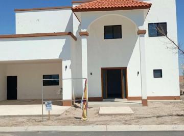 Casa · 387m² · 3 Recámaras · 3 Estacionamientos · Casa en Venta en 4ta Etapa de Hacienda El Rosario en Torreon Coahuila