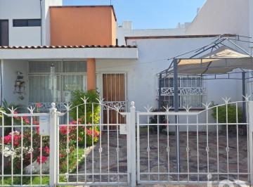 Casa · 86m² · 2 Recámaras · 1 Estacionamiento · Casa en Venta en Queretaro en El Refugio