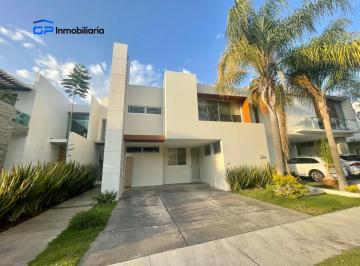 Casa de 4 habitaciones, Zapopan · Residencia en Venta en Los Olivos Residencial