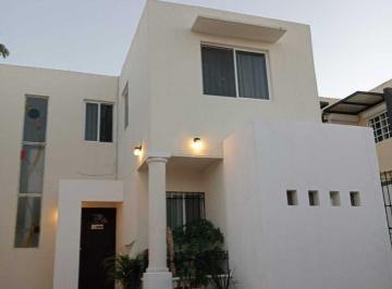 Casa · 160m² · 2 Recámaras · 2 Estacionamientos · Casa en Venta en Chuburna Merida, Amoblada y Equipada
