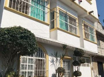 Casa de 3 habitaciones, Cuernavaca · Venta Casa Sola Col. Ahuehuetitla, Muy Cerca de Lomas de Cortes Cuernavaca Mor, $2,200,000