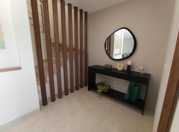 Casa · 159m² · 3 Recámaras · 2 Estacionamientos · Casa en Venta Cañadas del Arroyo 3 Recs 2.5 Baños, Jardin, con Opcion Roof
