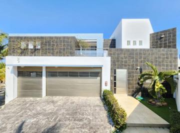 Casa de 4 habitaciones, Alvarado · Casa en Venta con Alberca en El Fraccionamiento Playas del Conchal en La Riviera Veracruzana