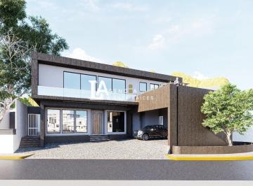 Casa · 680m² · 4 Recámaras · 3 Estacionamientos · Casa La Herradura Club de Golf