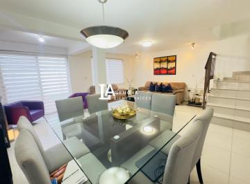 Casa · 135m² · 3 Recámaras · 1 Estacionamiento · Casa Las Lomas Sector Bosques