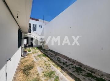 Casa 160m² Venta Comerciantes · Casa en Venta en Col. Comerciantes Querétaro con 3 Departamentos Incluidos