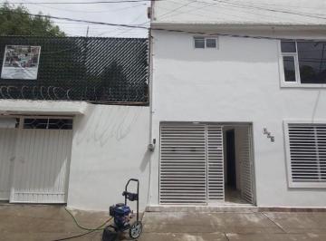 Casa de 3 habitaciones, Ecatepec de Morelos · Casa con Patio Bastatante Amplio | Terreno 160 m² | Jardines de Santa Clara
